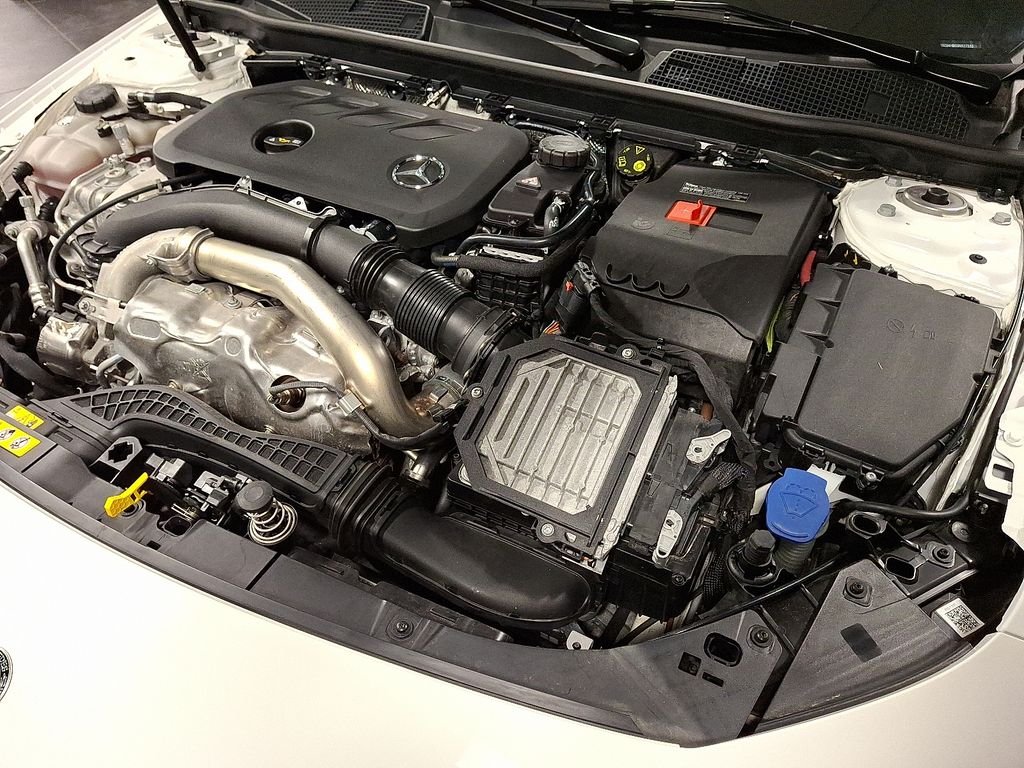 Certified Used 2025 White Mercedes-Benz CLA 250 image 27
