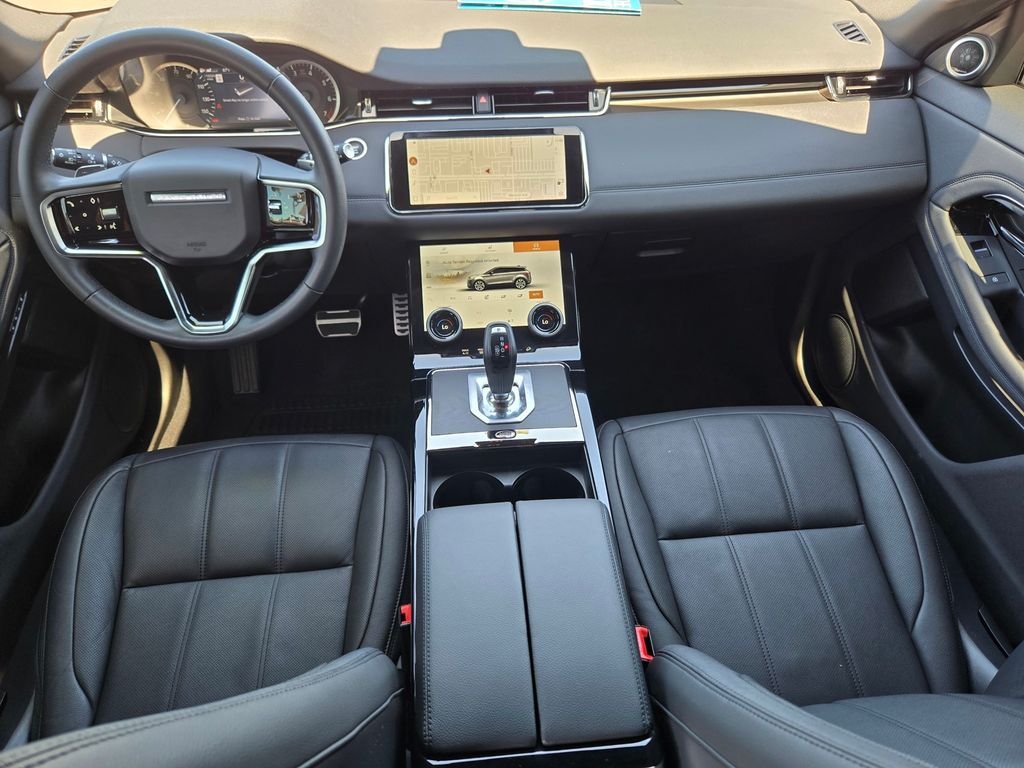 Used 2023 Red Land Rover R-Dynamic SE image 10