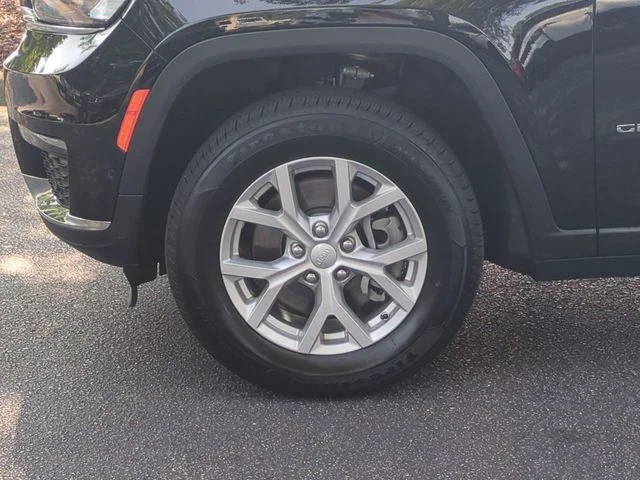Used 2023 Black Jeep Limited image 10