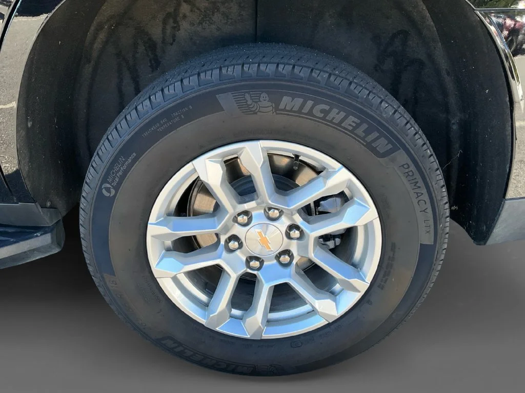 Used 2025 Black Chevrolet LT image 9