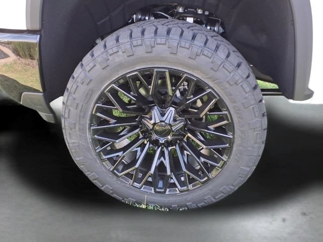 New 2026 Summit White Chevrolet Custom image 15