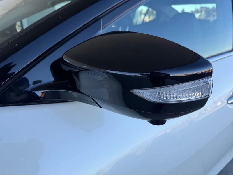 Used 2019 Pearl White Trico Nissan Platinum image 28