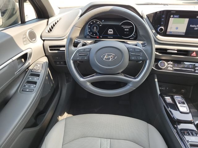 Used 2020 Black Hyundai Limited image 15