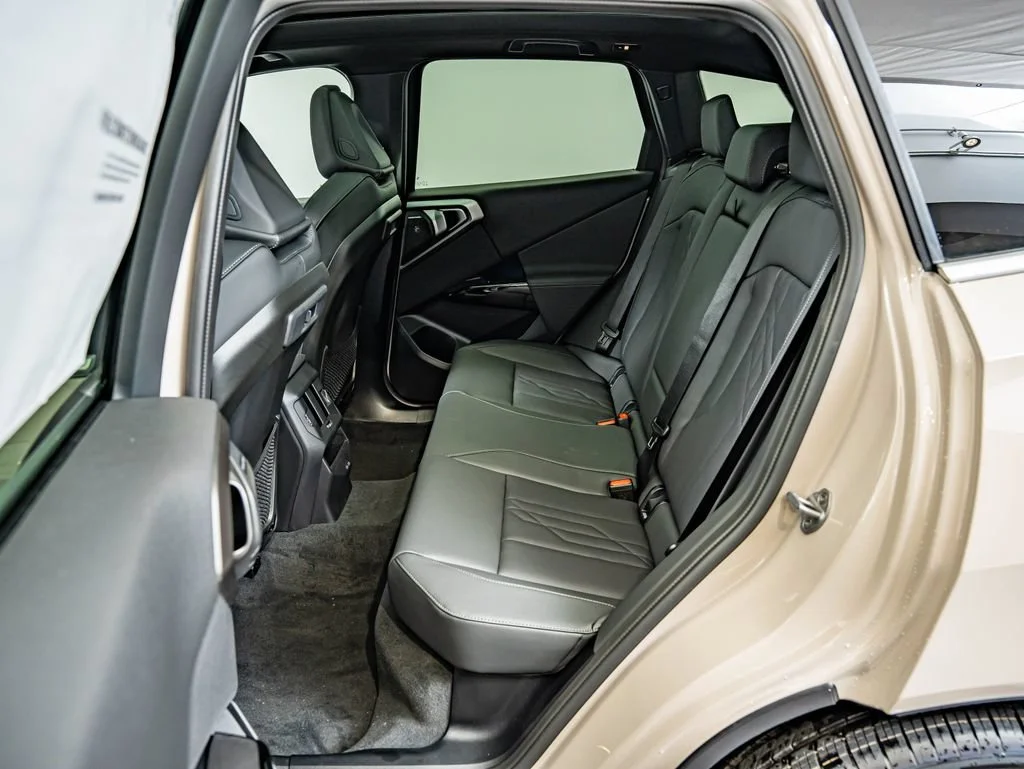 New 2026 Dune Grey Metallic BMW 30 xDrive image 32