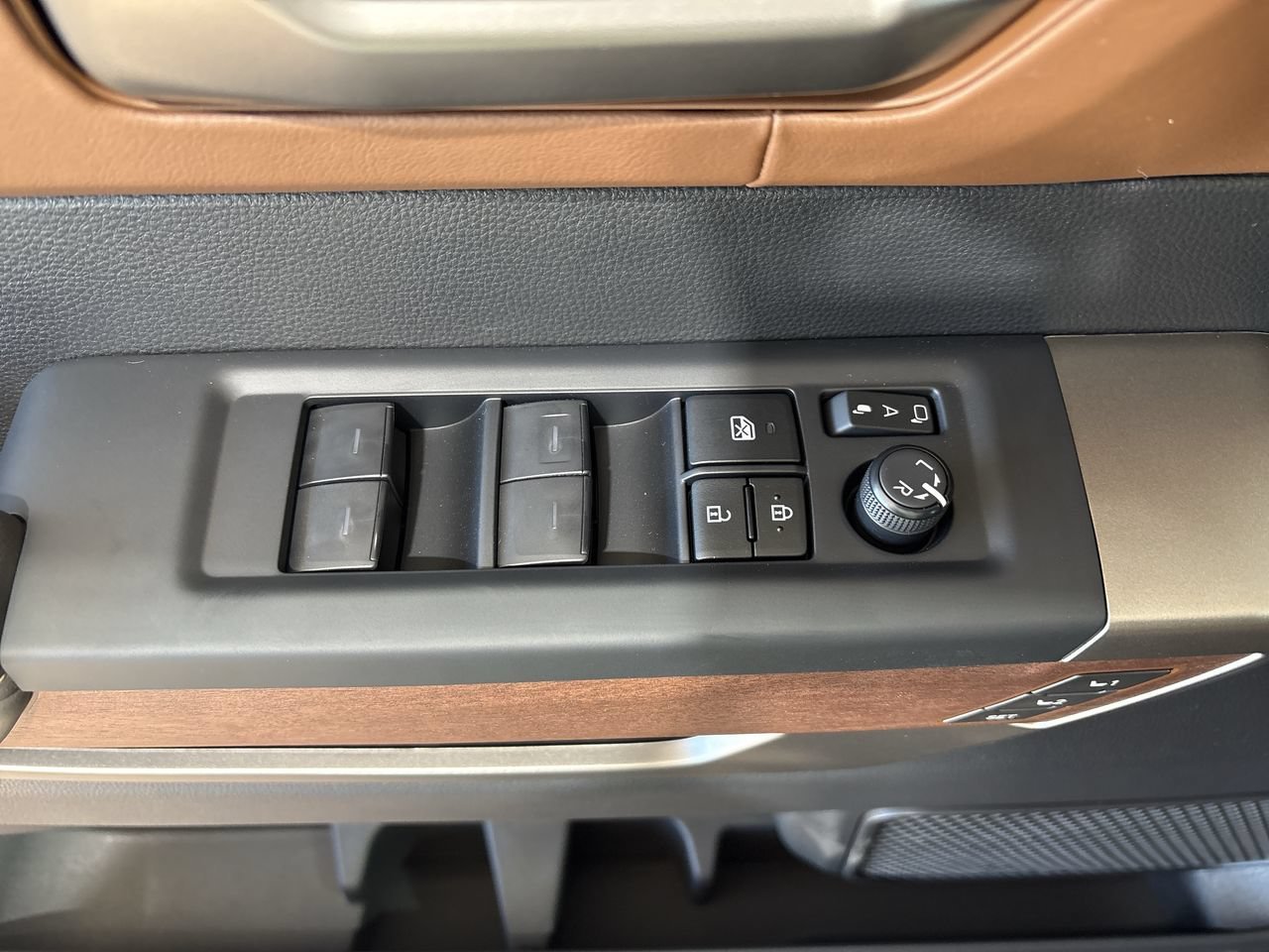 2026 Toyota Tundra 1794 Edition - Photo 13
