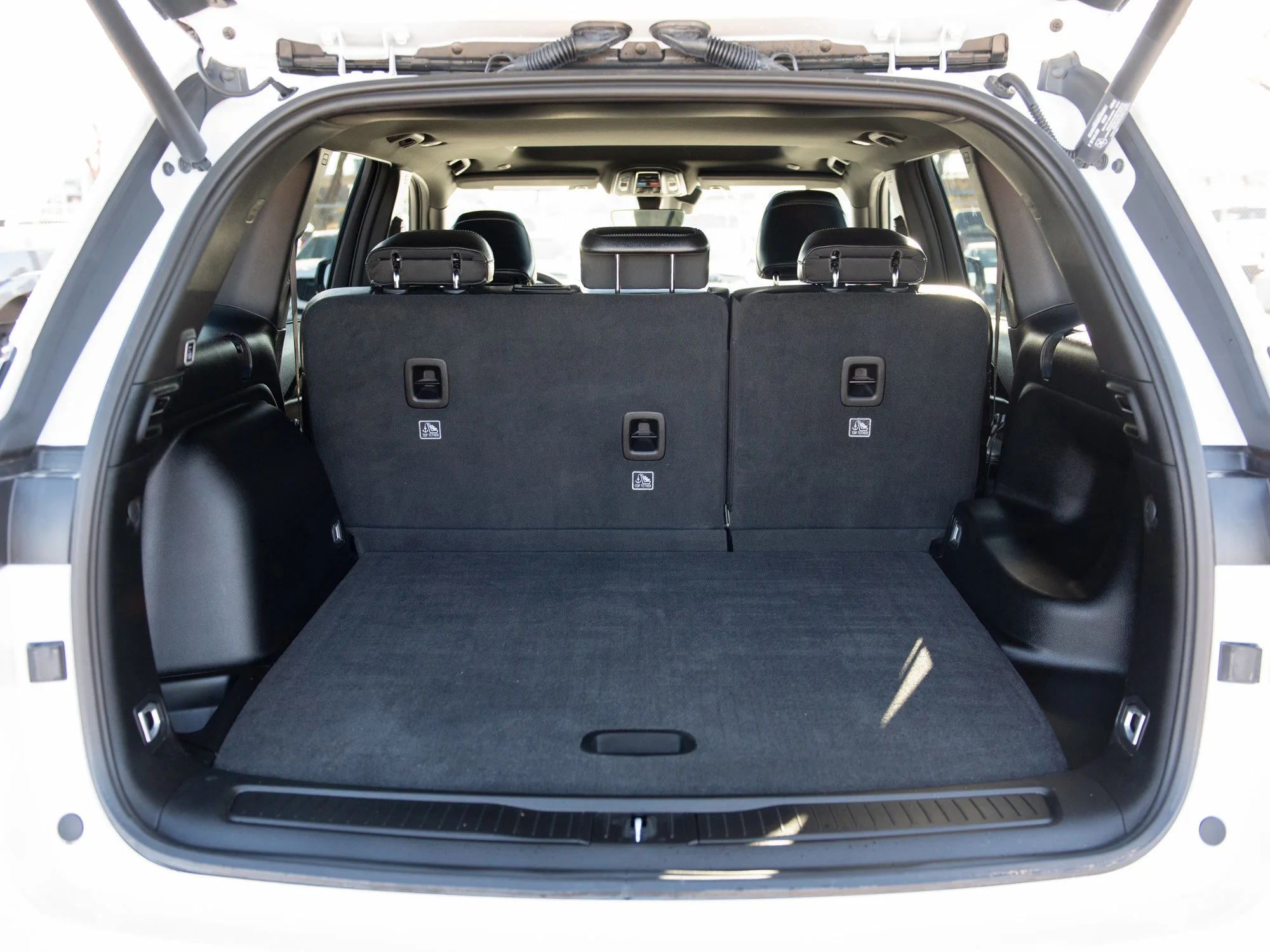 Certified Used 2025 White Jeep Altitude * Trailer Tow Package, Sunroof, Heated Seats, No Accidents image 16