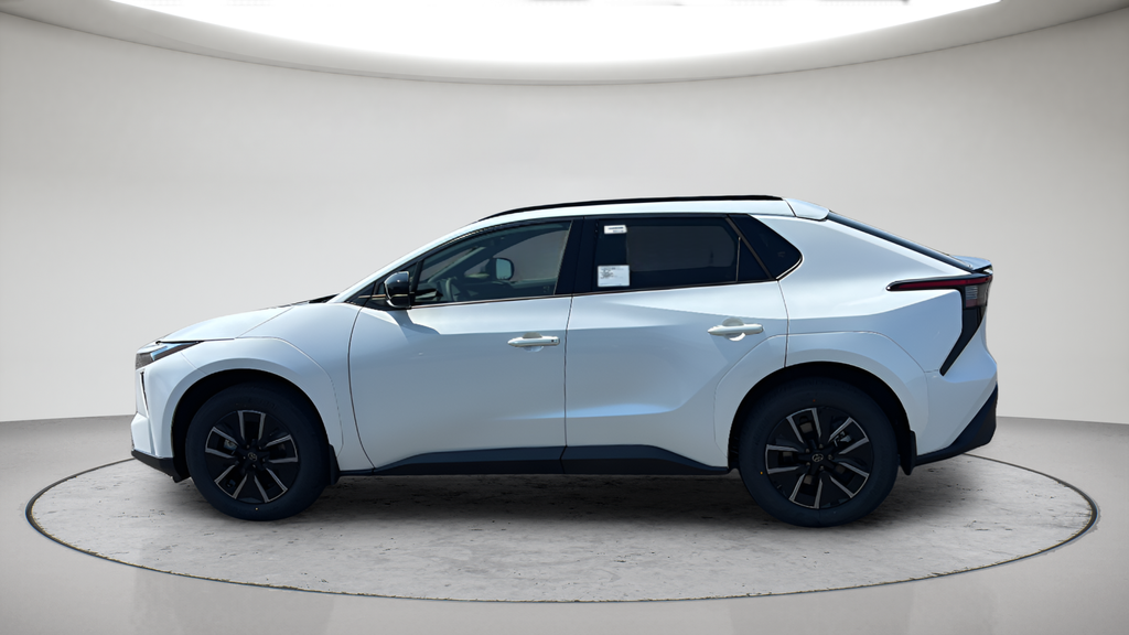 New 2026 Wind Chill Pearl Toyota XLE image 13