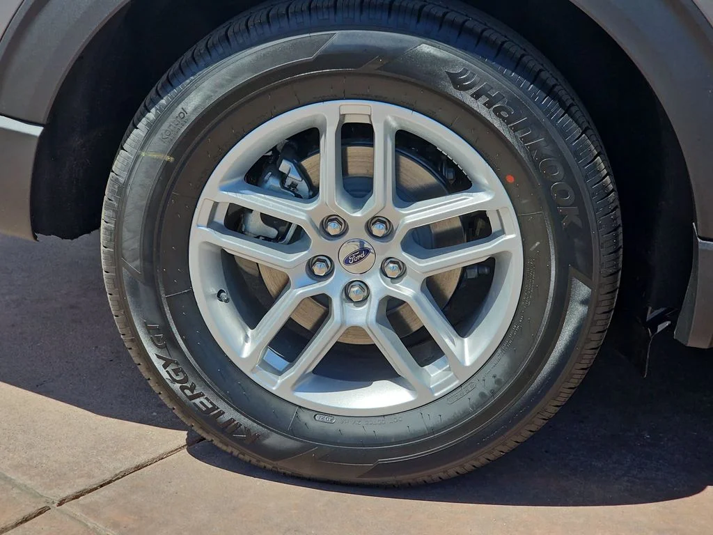 New 2026 Carbonized Gray Metallic Ford Active image 40