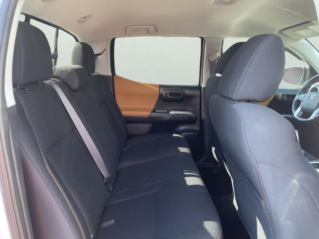 Used 2017 White Toyota SR5 image 12