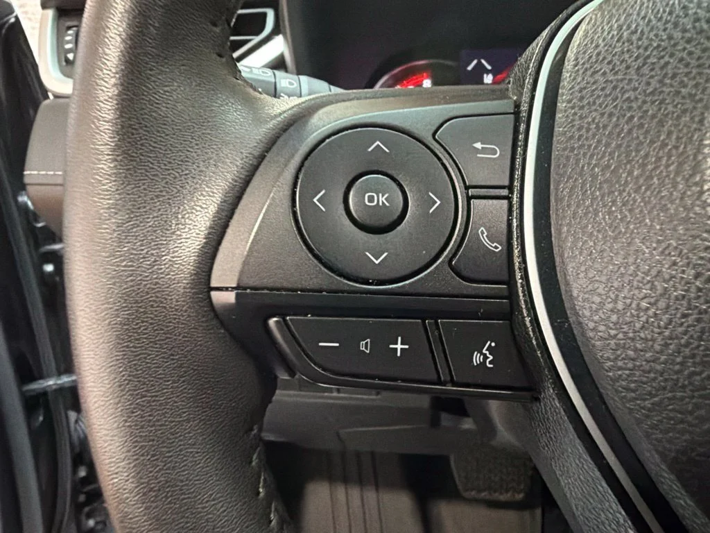 Used 2024 Magnetic Gray Metallic Toyota XLE Premium image 27