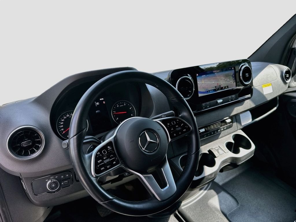 Used 2023  Mercedes-Benz LA West 15 Passenger image 4