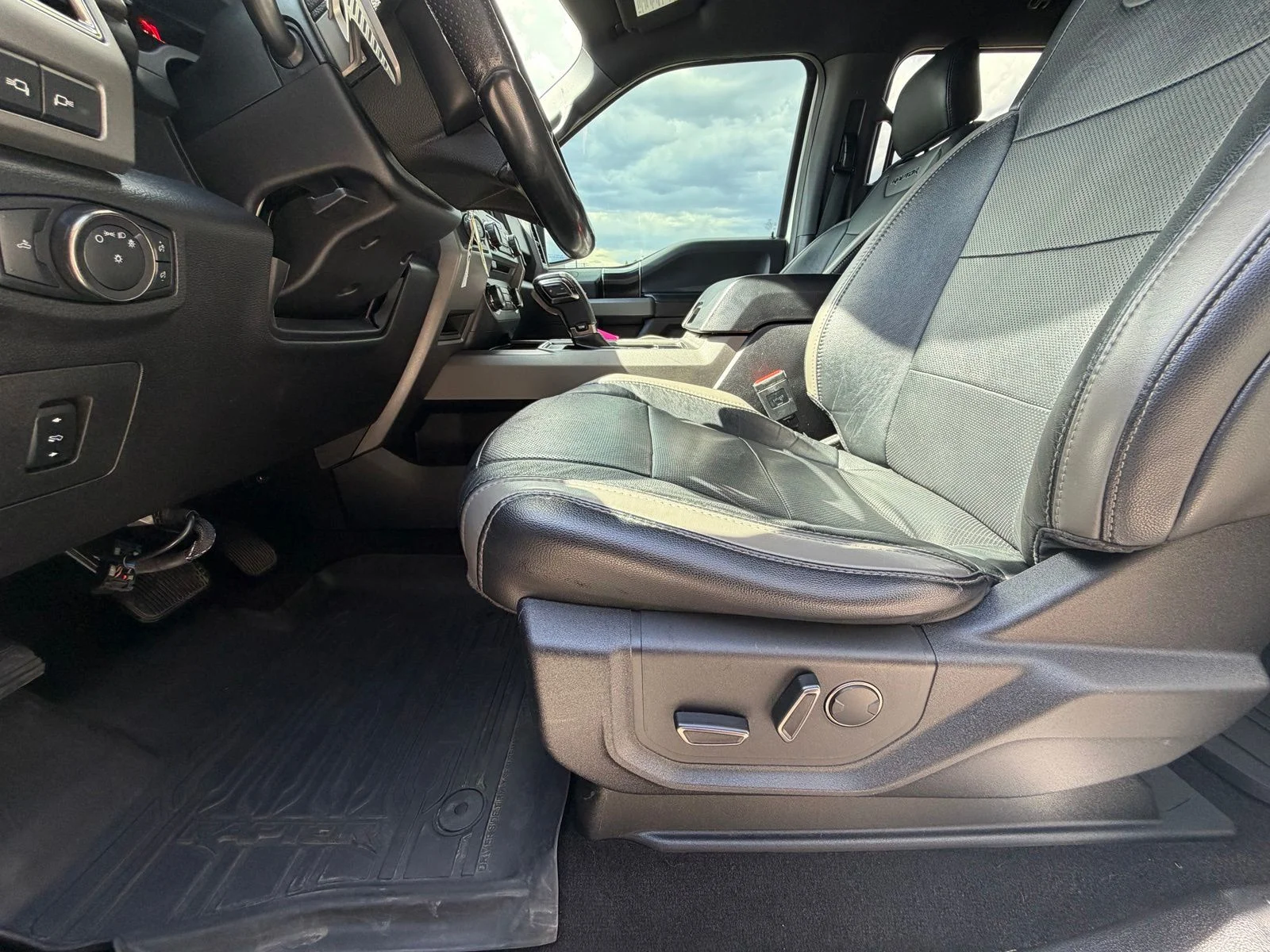 Used 2018 White Ford Raptor image 13