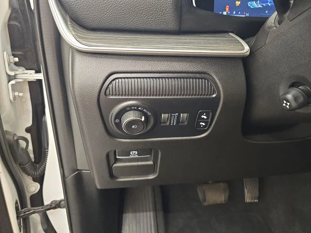 Used 2022 Bright White Clearcoat Jeep Series III image 36