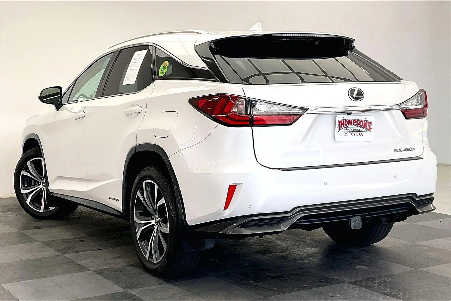 Used 2018 Eminent White Pearl Lexus 450h image 10