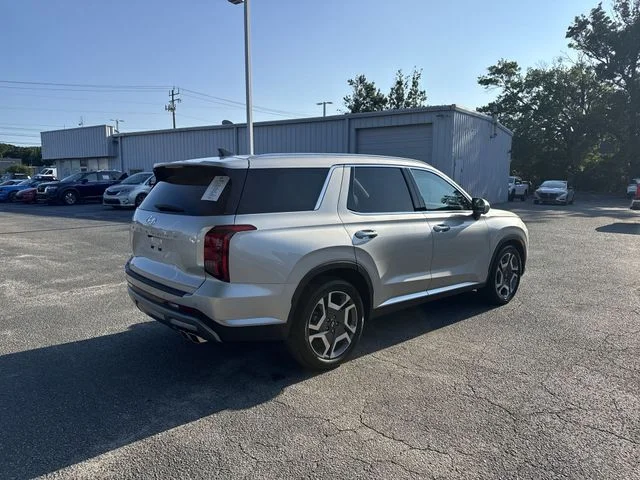 Used 2025 Silver Hyundai SEL Premium image 5