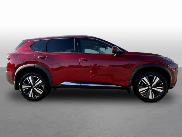 Used 2021 Red Nissan SL image 8