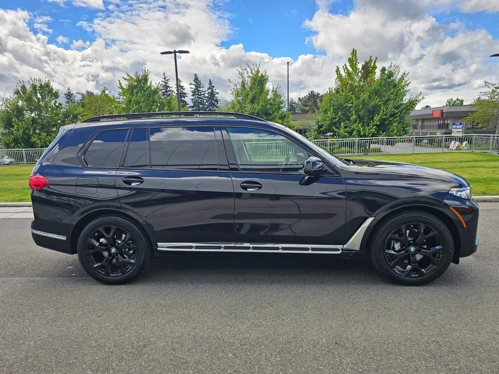 Used 2022  BMW xDrive40i image 6