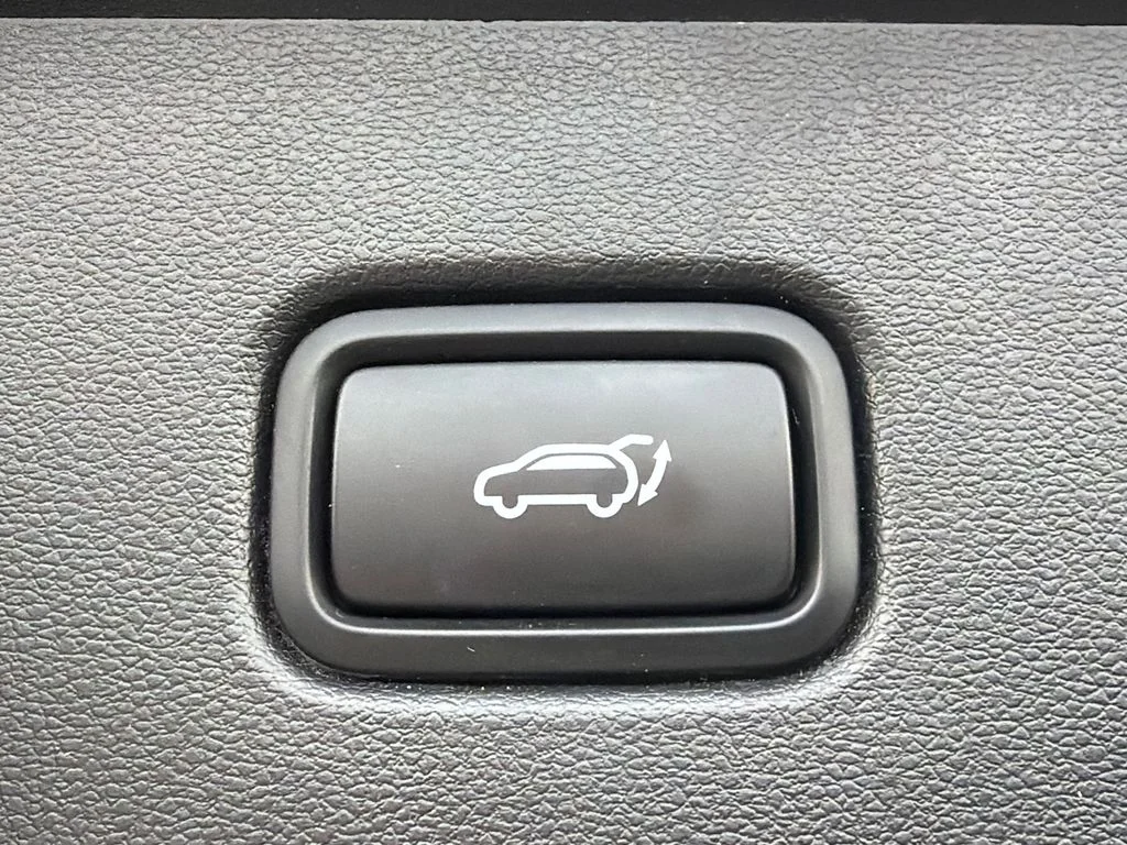 Used 2022 Black Hyundai SEL image 19