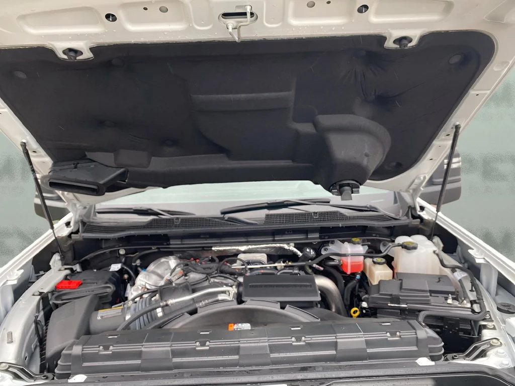 Used 2026 Summit White Chevrolet LT image 37
