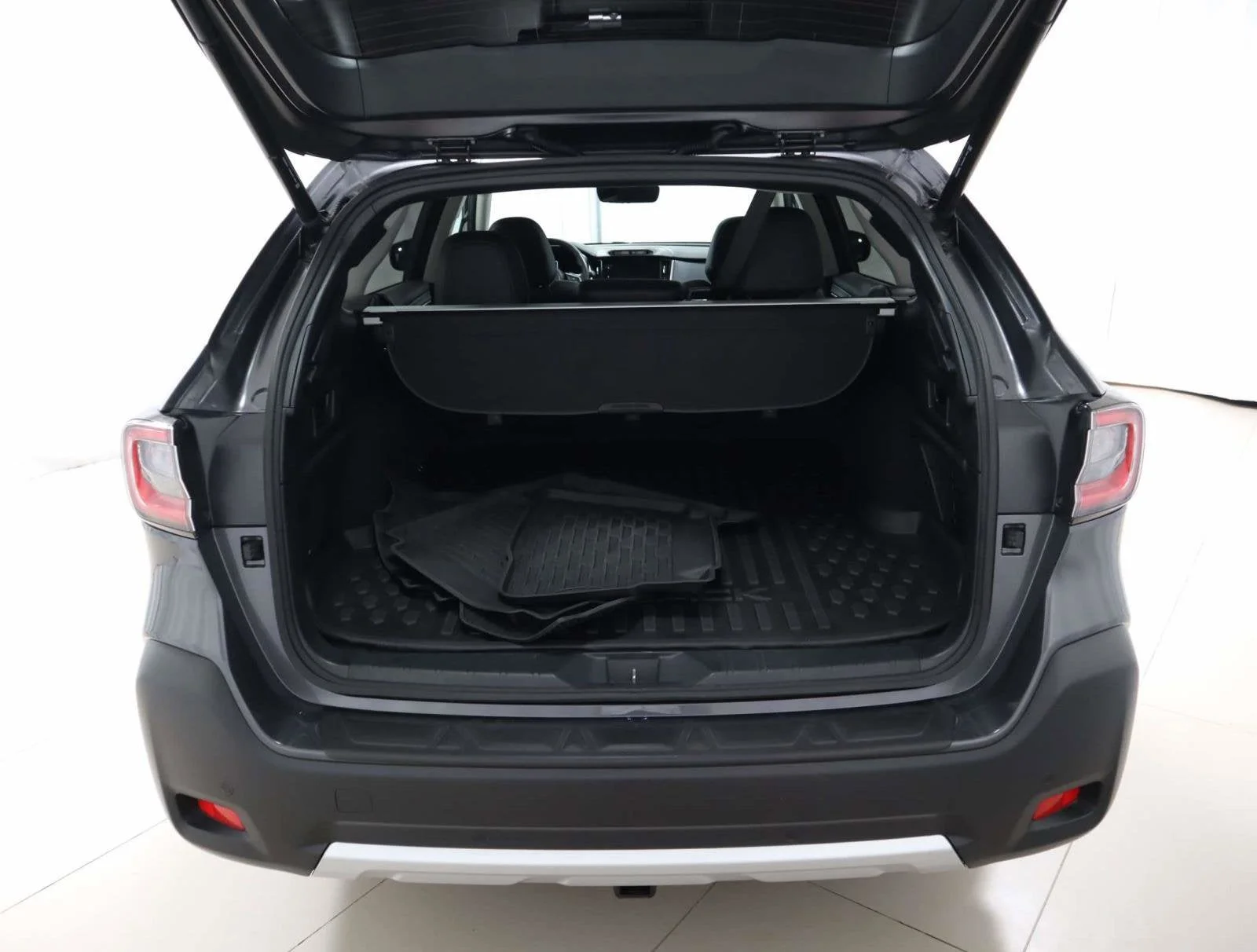 Used 2024 Magnetite Gray Metallic Subaru Limited image 10