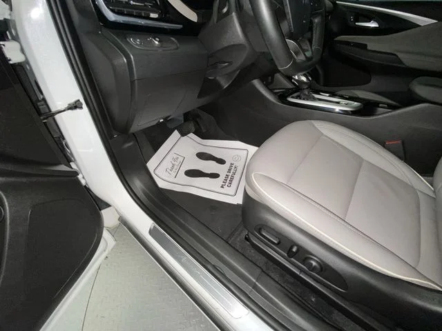 Used 2024 White Buick Avenir image 12