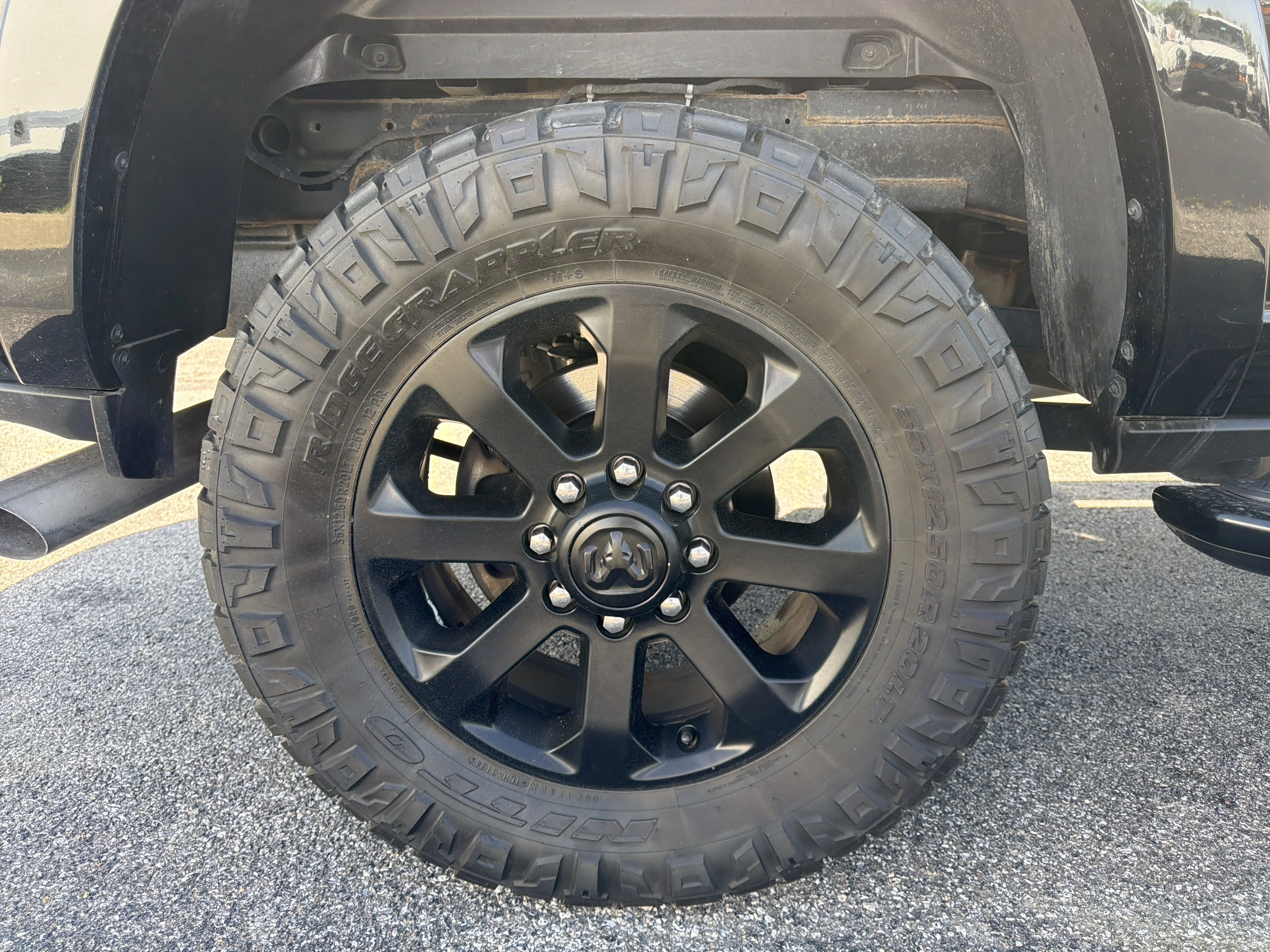 Used 2021 Diamond Black Crystal Pearlcoat Ram Laramie image 9