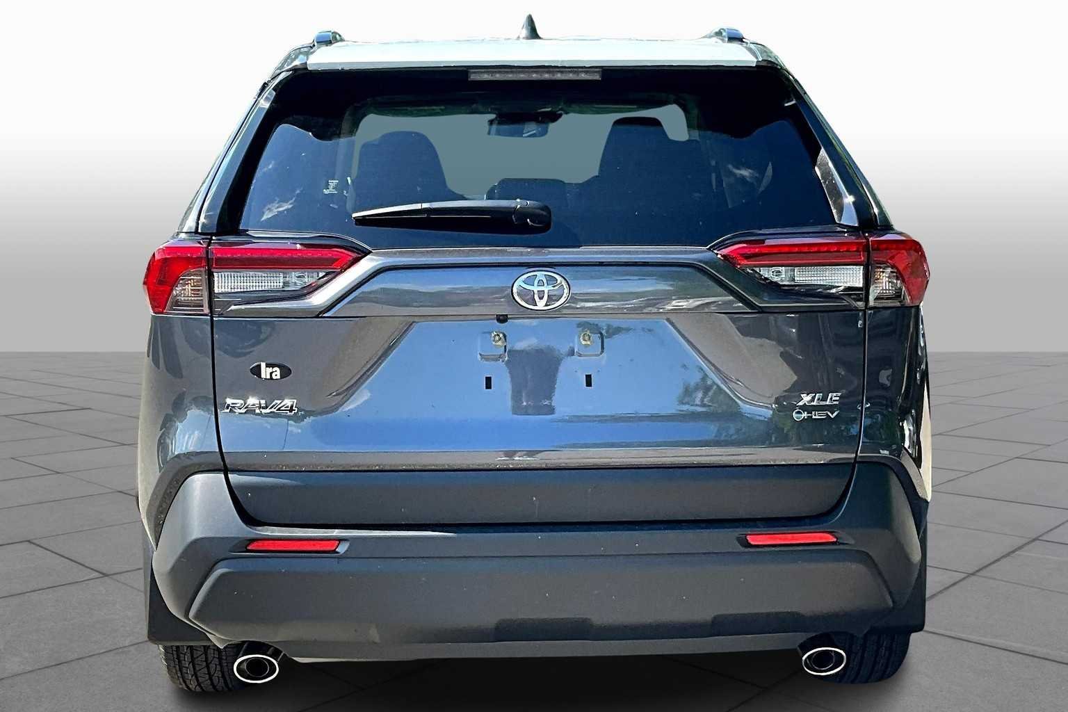 Used 2025 Magnetic Gray Metallic Toyota Hybrid XLE image 4