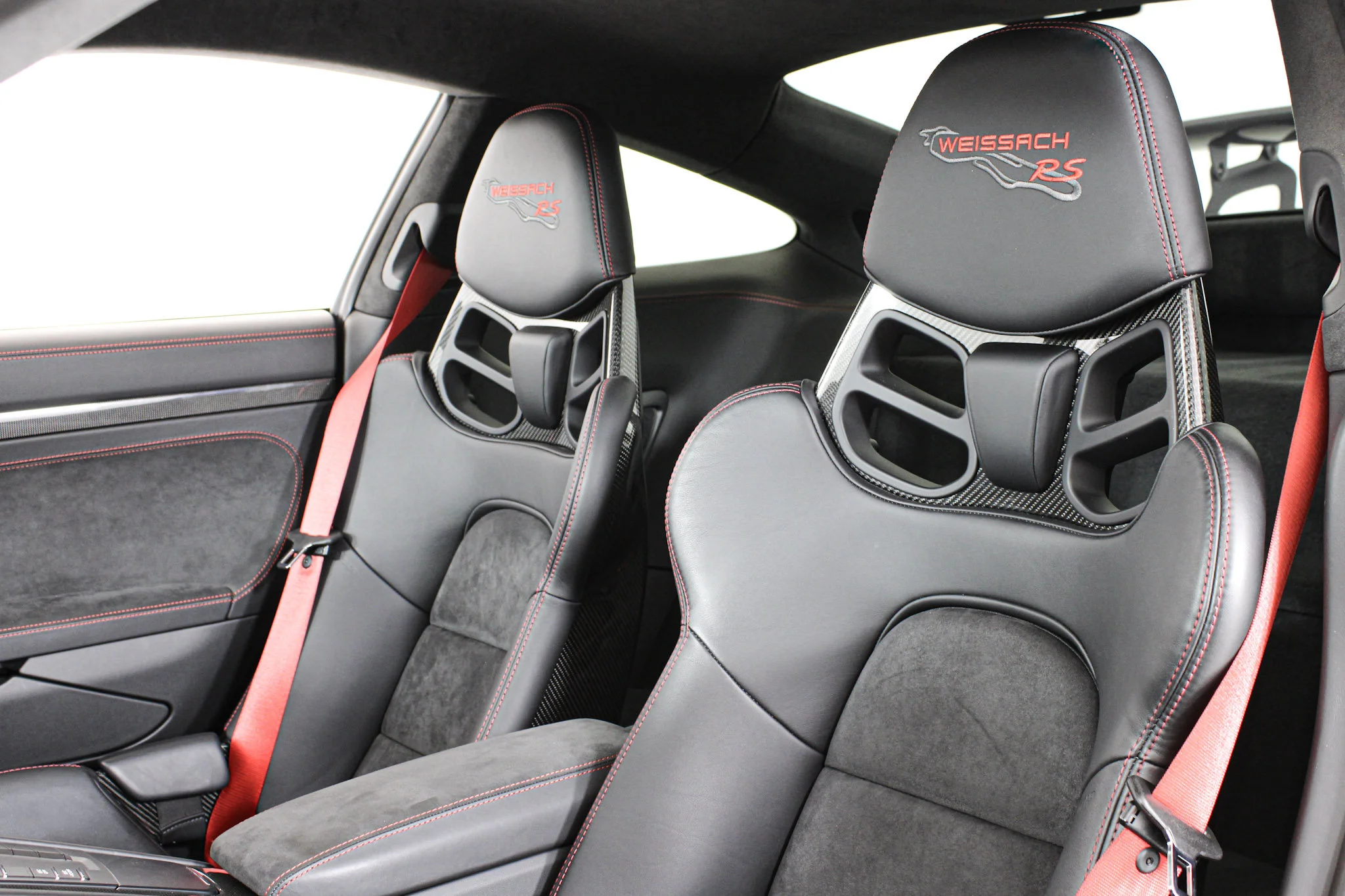 Used 2018 Silver Porsche GT2 RS Coupe image 40