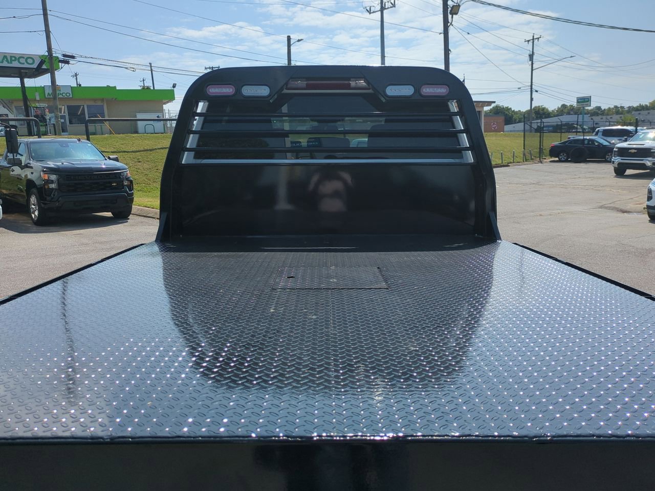 New 2025 Summit White Chevrolet WT image 25