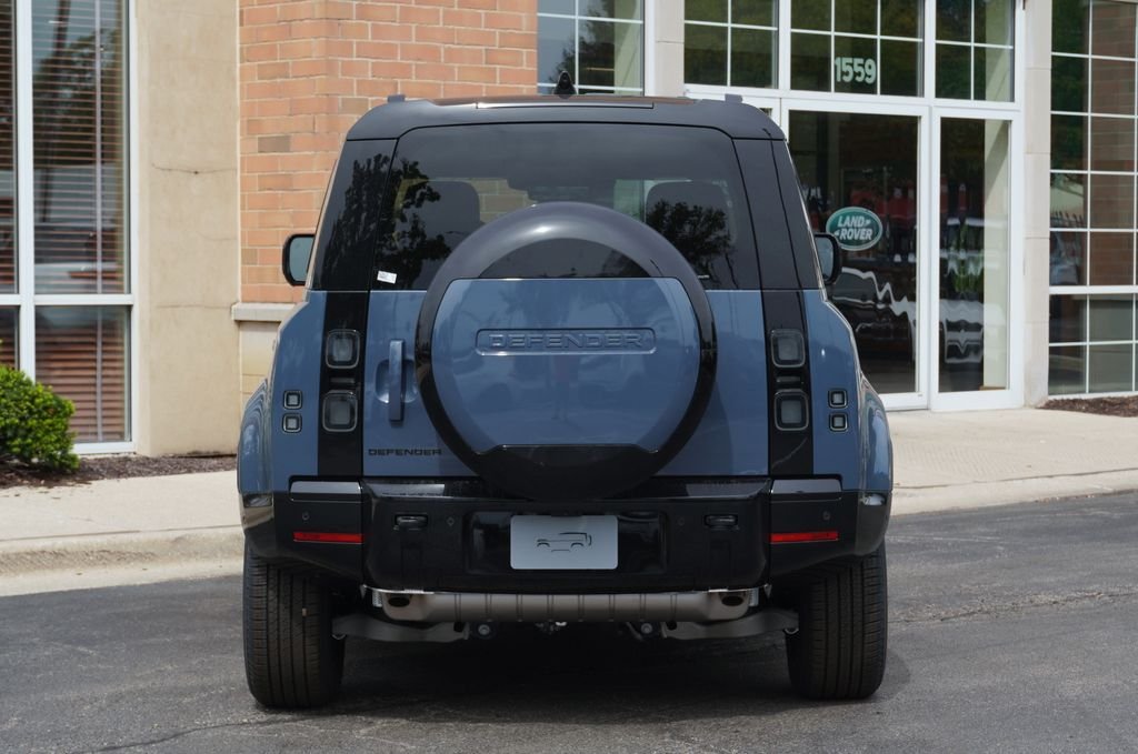 New 2026 Tasman Blue Land Rover X-Dynamic SE image 5