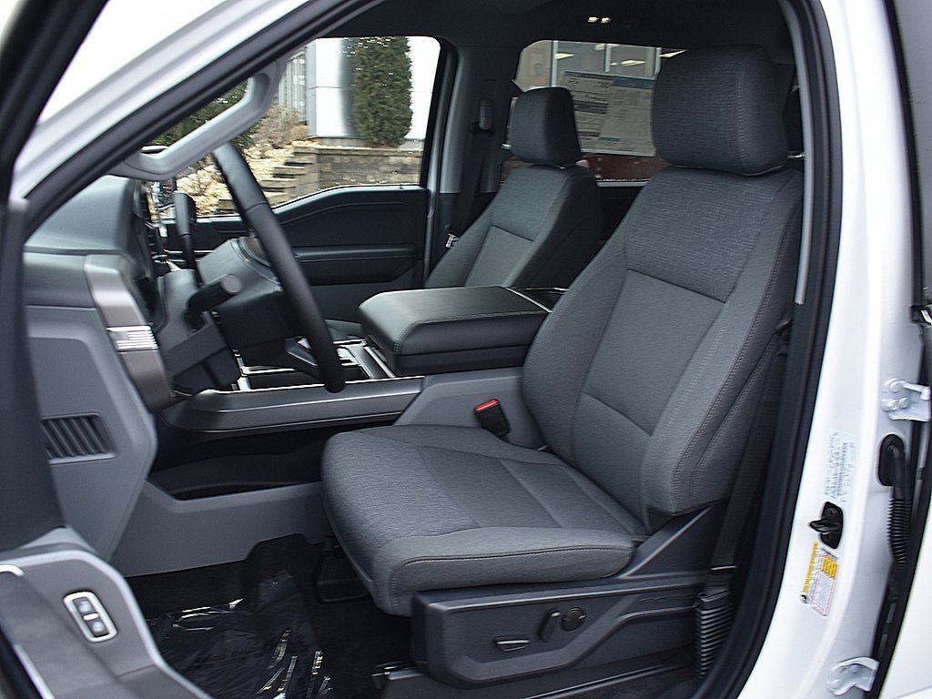 2025 Ford F-150 XLT photo 4