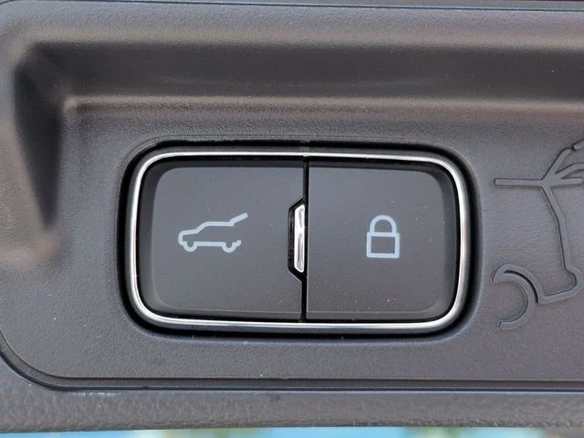 New 2026 Space White Metallic Ford Active image 15