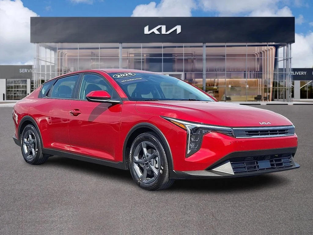 2025 Kia K4 LXS AT's photo