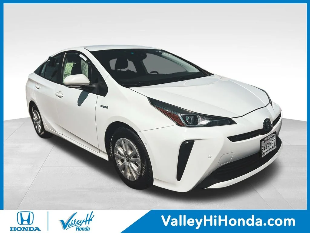2021 Toyota Prius LE FWD's photo