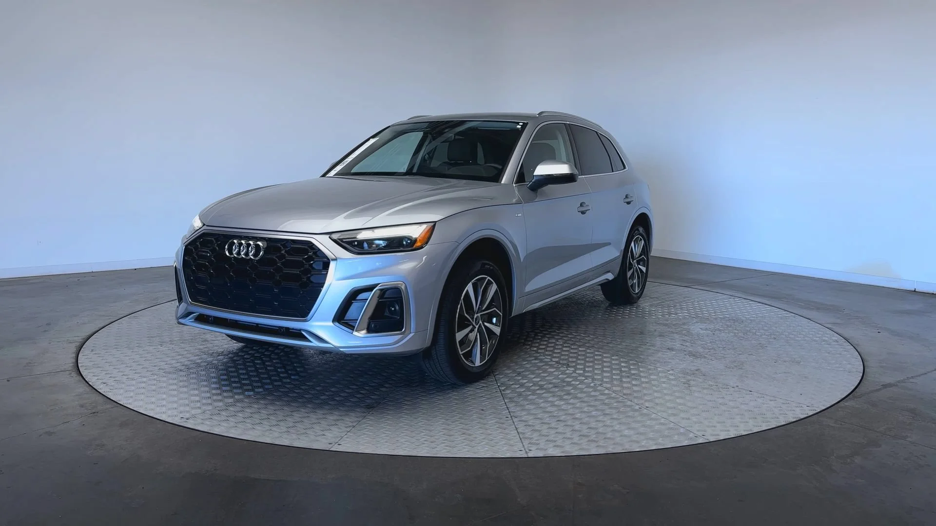 Used 2025 Florett Silver Metallic Audi S line Premium image 4