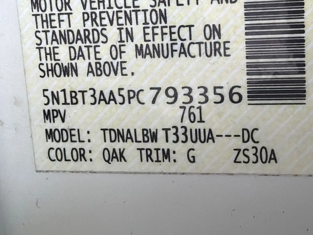 Used 2023 White Nissan S image 31