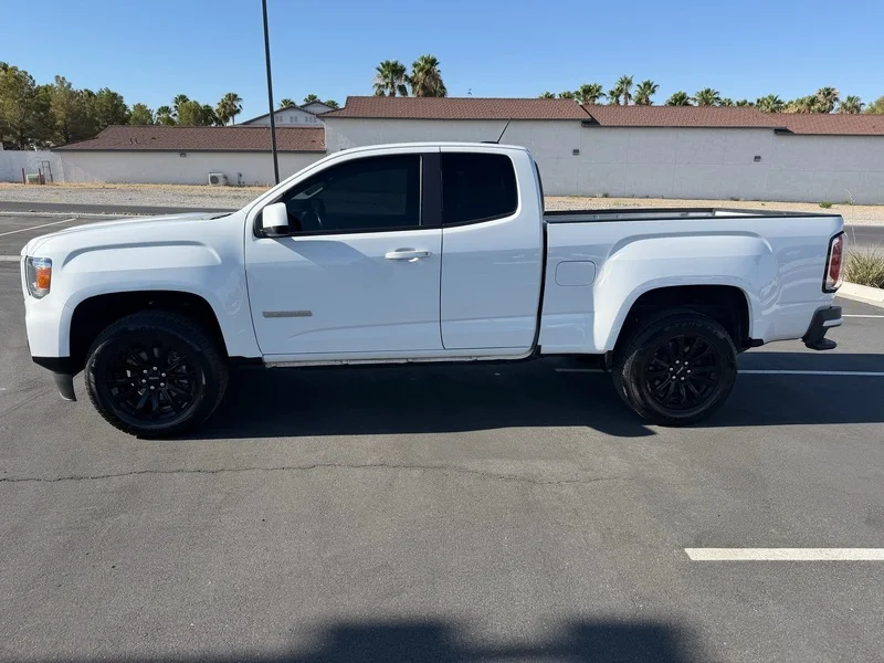 Used 2022 Summit White GMC Elevation image 6