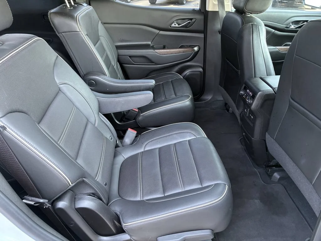 Used 2023 WHITE FROST TRICOAT GMC Denali image 22
