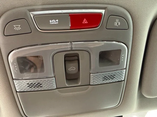 Used 2025 Green Kia S image 25