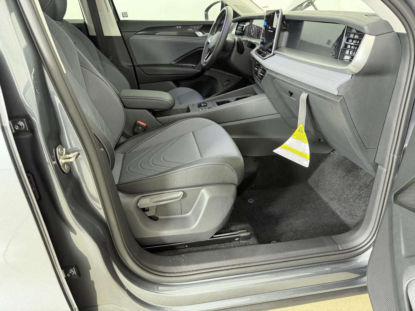 New 2026 Platinum Gray Metallic Volkswagen SE image 14