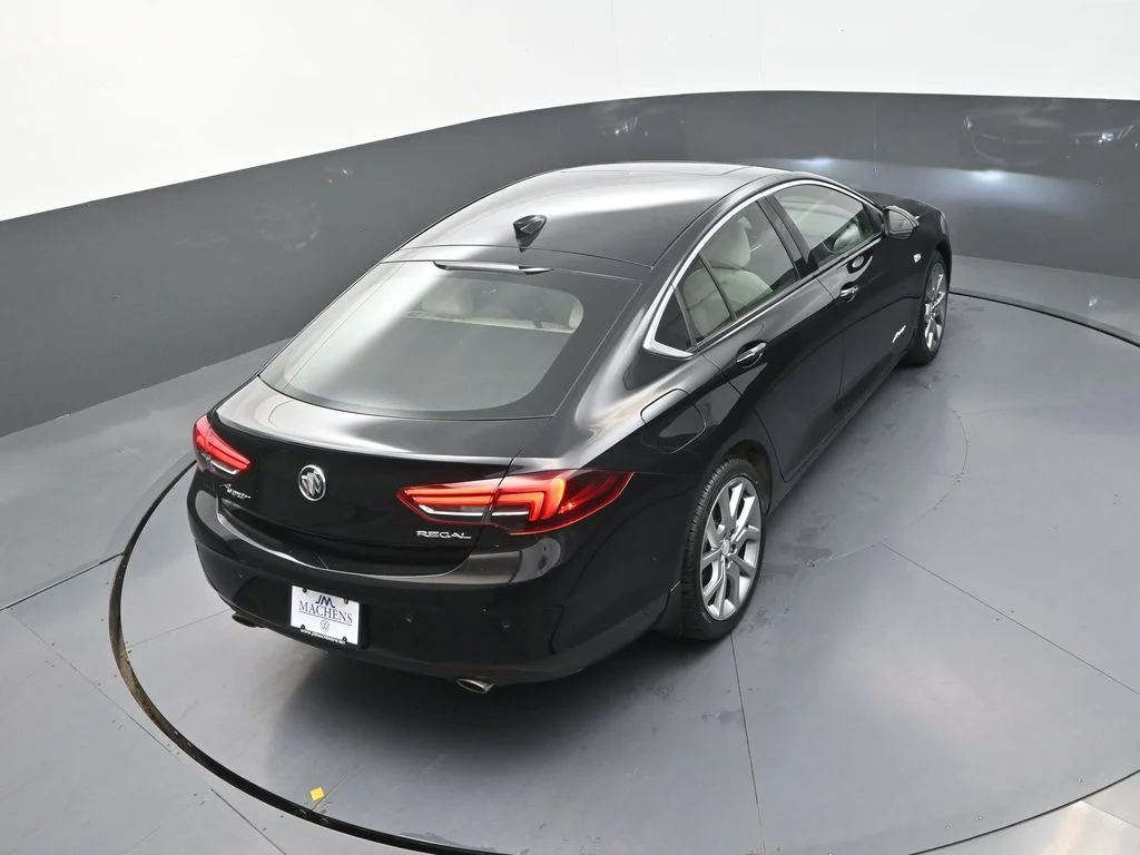Used 2019 Black Buick Avenir image 21