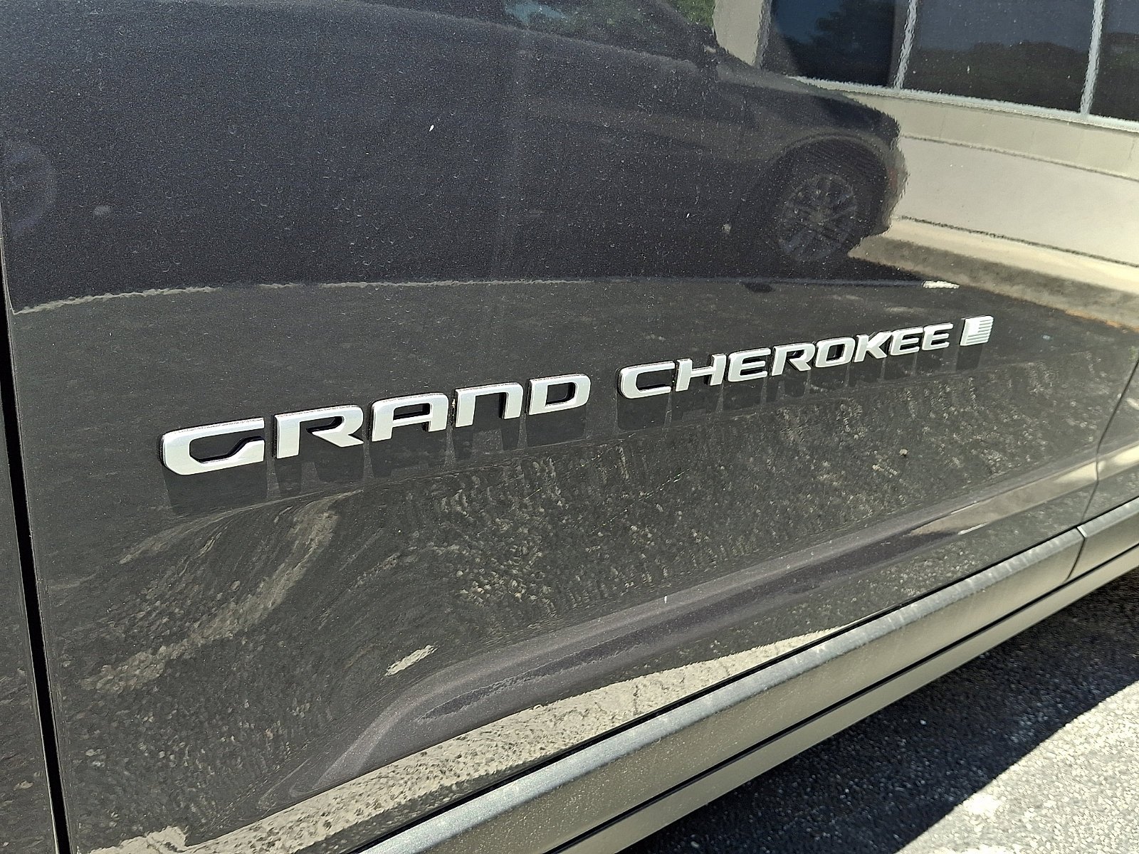 New 2026 Baltic Gray Metallic Clear-Coat Exterior Paint Jeep Limited image 19