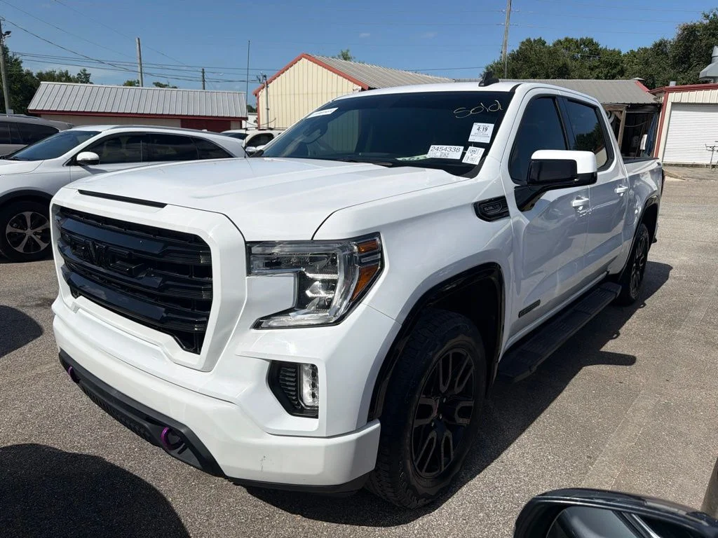 Used 2021 White GMC Elevation image 13