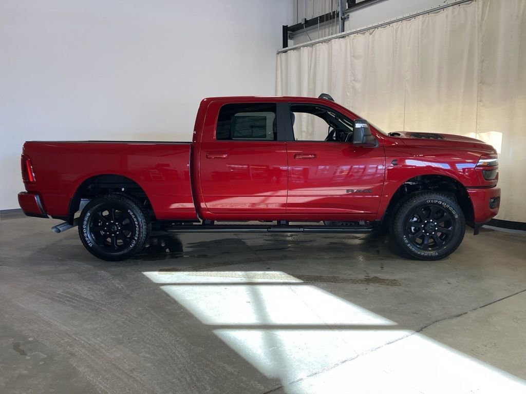 New 2026 Molten Red Pearl-Coat Exterior Paint RAM Laramie image 25