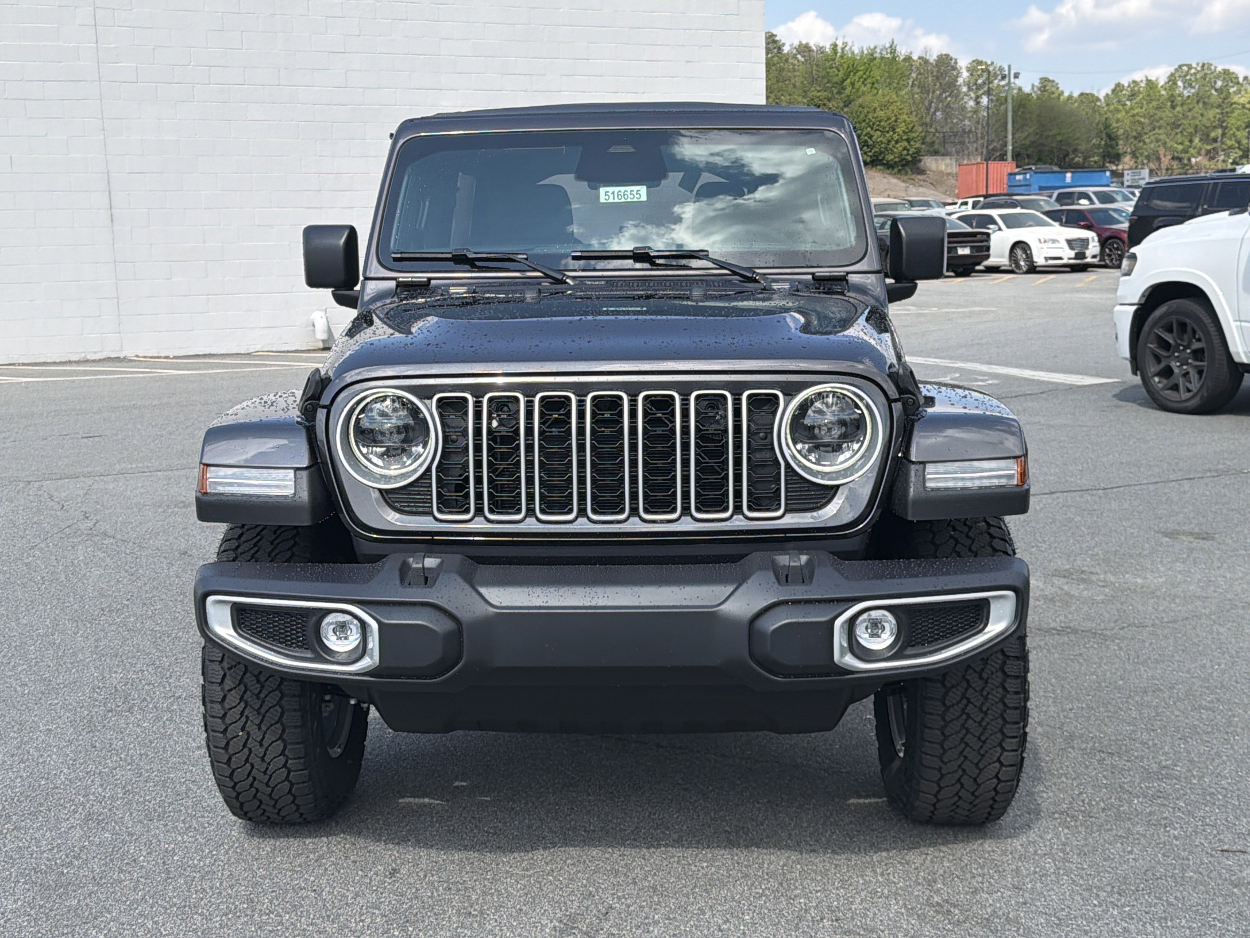 New 2026 Granite Crystal Metallic Clearcoat Jeep Sahara image 2
