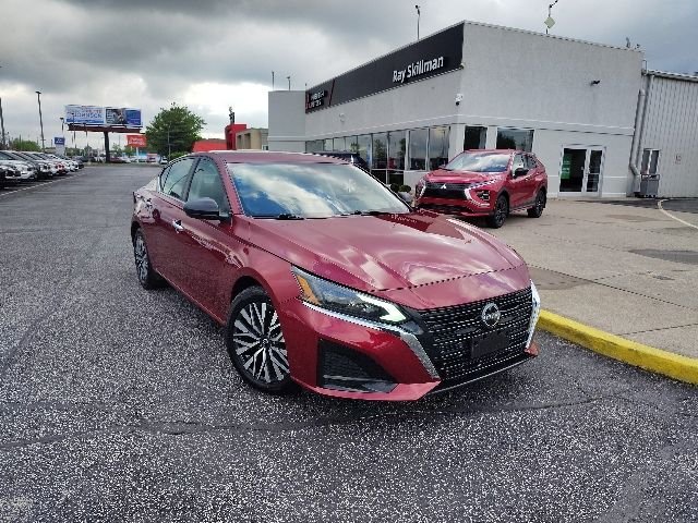 Used 2025 Red Nissan 2.5 SV image 1