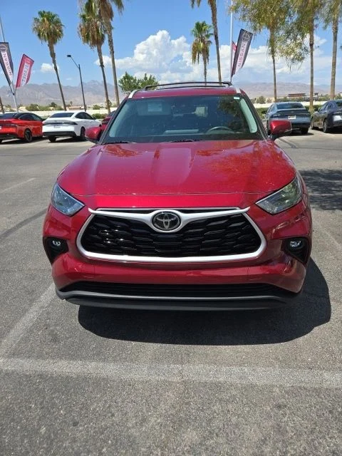 Used 2024 Pearl Toyota XLE image 2