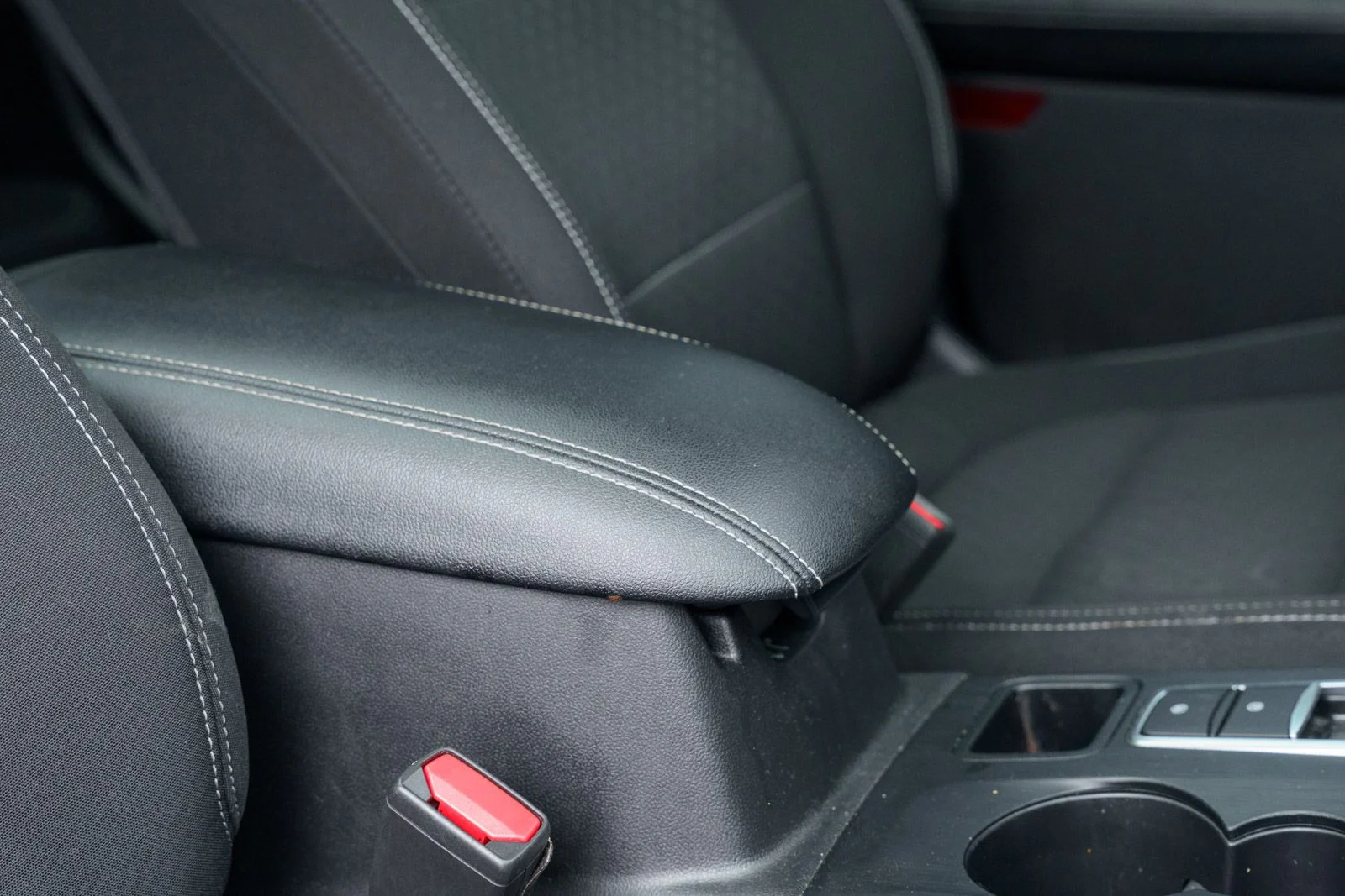 Used 2023 Gray Ford Active image 10