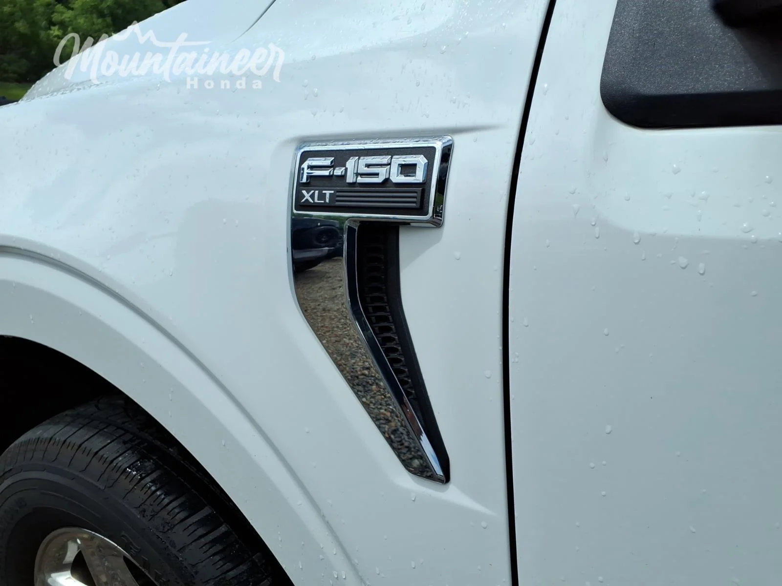 Used 2024 Oxford White Ford XLT image 31