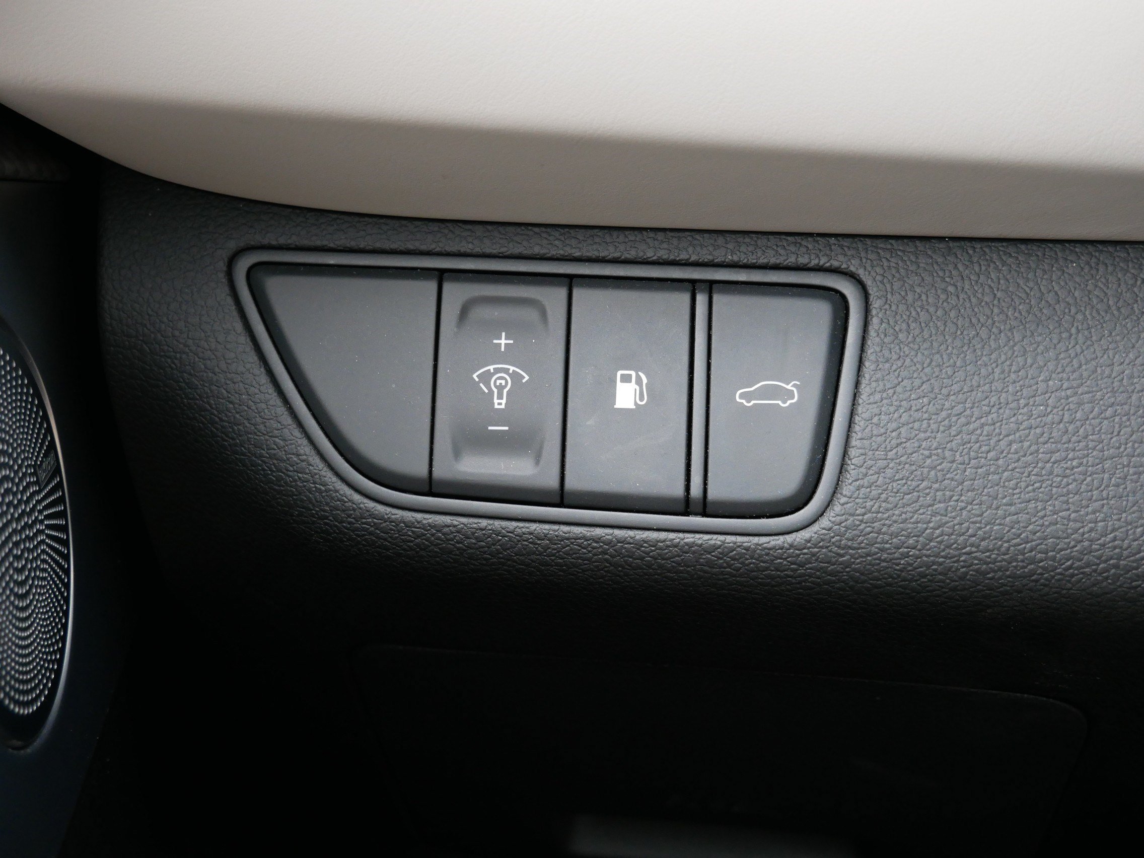 2023 GENESIS G70 Standard - Photo 27